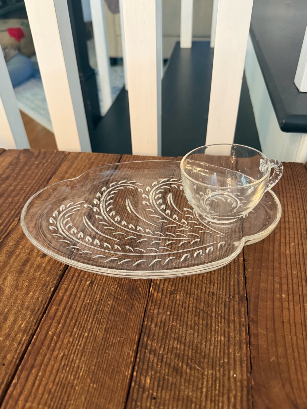 Set of (4) vintage Federal Glass Homestead Wheat Pattern Snack Plate and Cup Set